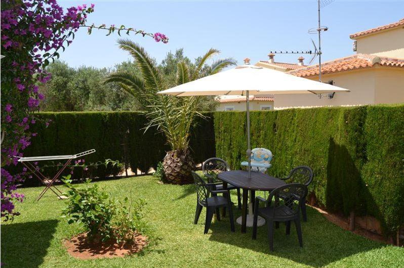 House With Garden At Oliva Nova Golf & Beach Resort Les Deveses Eksteriør billede